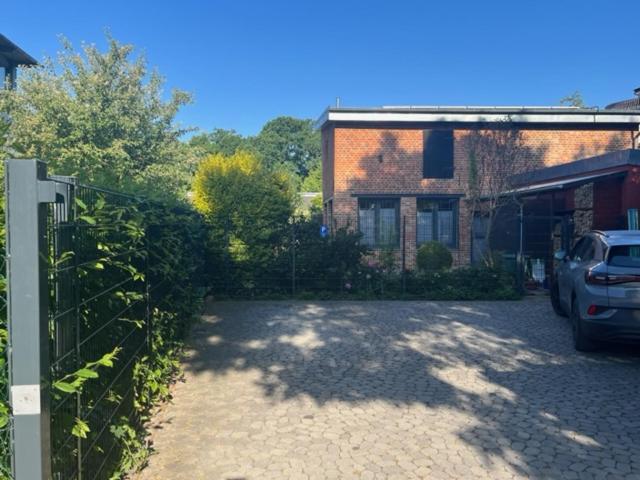 Fewo Mit 3 Sz, Direkte Innenstadtlage, Suedterrasse, Parkplatz Auf Dem Eigenem Privatgrundstueck, 2X E-Bike Und E-Autoladesaeule Inklusive, Konzertkirche, Schauspielhaus, Fh, Jahnsportforum Sowie Der Tollensesee Sind Fusslaeufig In Ein Paar Minuten E Neubrandenburg Kültér fotó